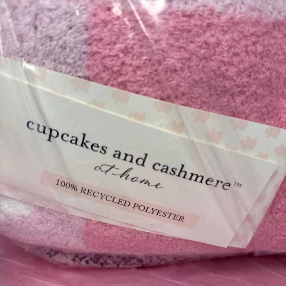 Cupcake & Cashmere Viral Ghost blanket